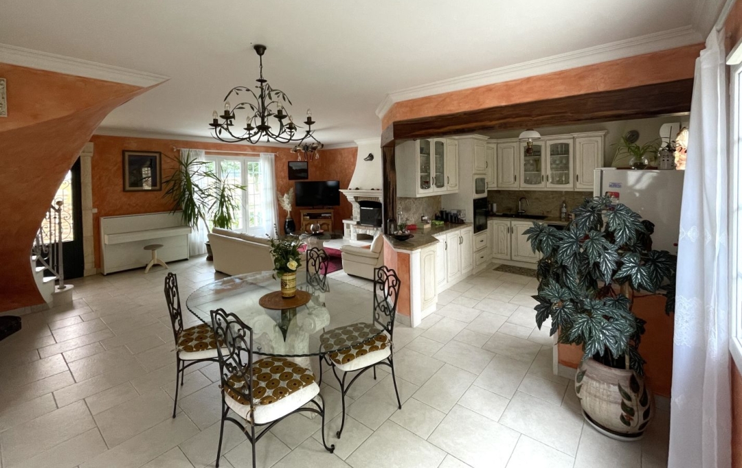 KAZA IMMOBILIER : Maison / Villa | SAINT-FARGEAU-PONTHIERRY (77310) | 190 m2 | 567 000 € 