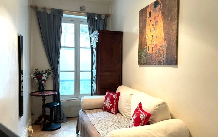  KAZA IMMOBILIER Appartement | PARIS (75007) | 24 m2 | 273 000 € 